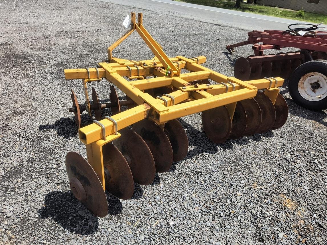 CountyLine 7 ft. Heavy-Duty 3-Point Disc Harrow with Category 1 Pins – Rear Attach Tillage Implement for Tractors - Image 2